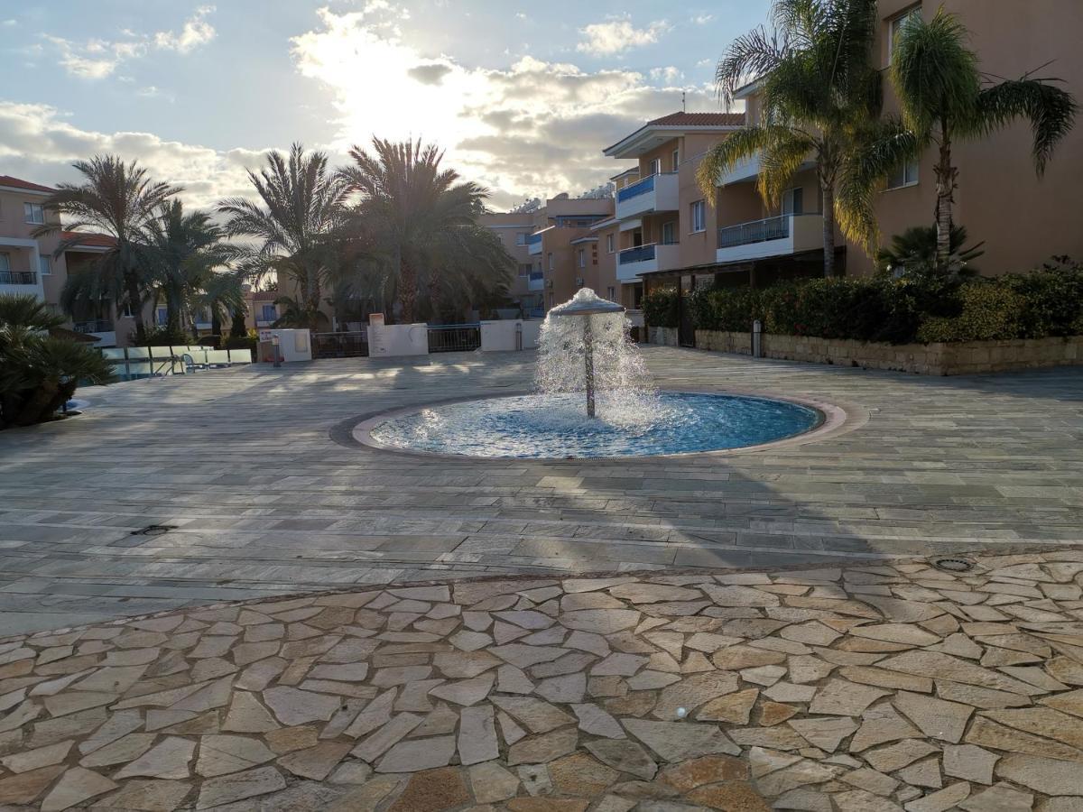 Iris Village, Near Kings Avenue Mall - By Imh Travel & Tours 파포스 외부 사진