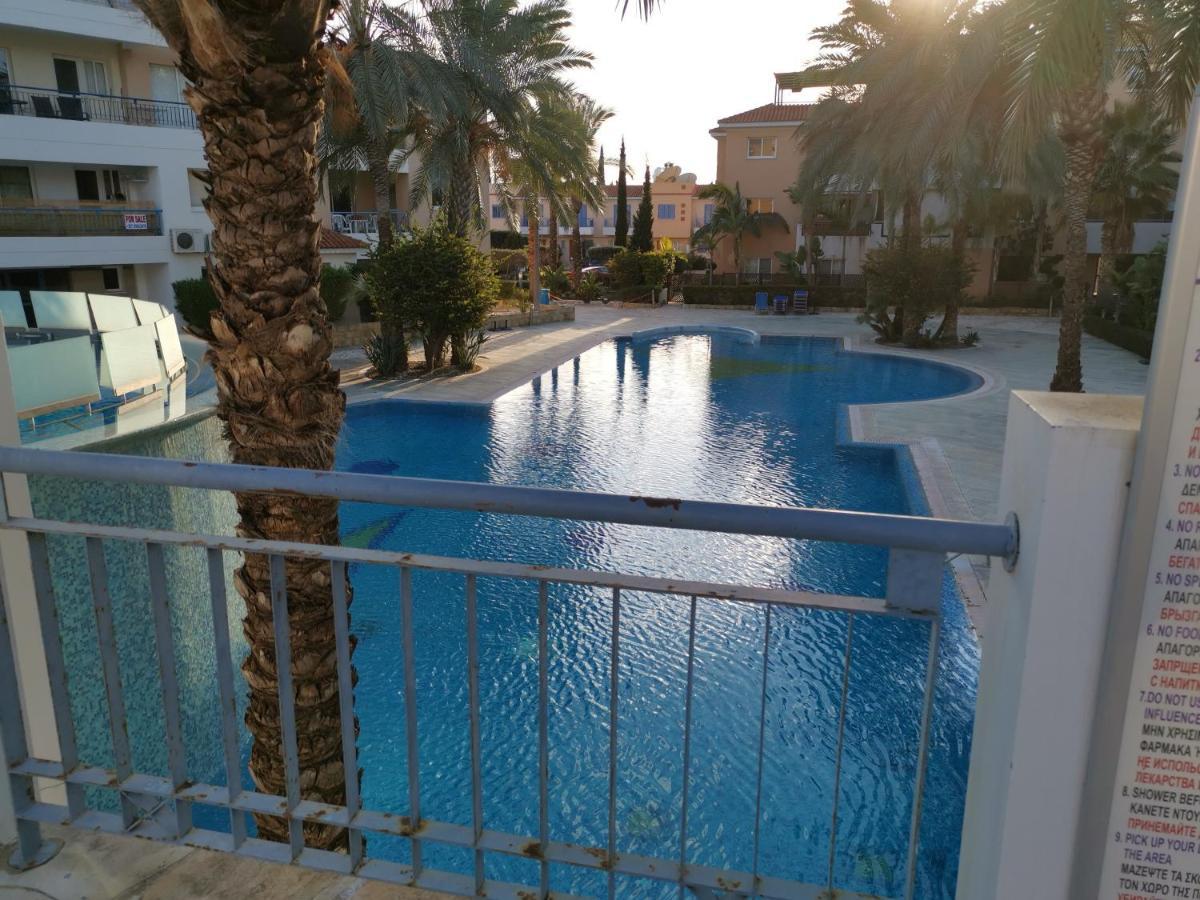 Iris Village, Near Kings Avenue Mall - By Imh Travel & Tours 파포스 외부 사진