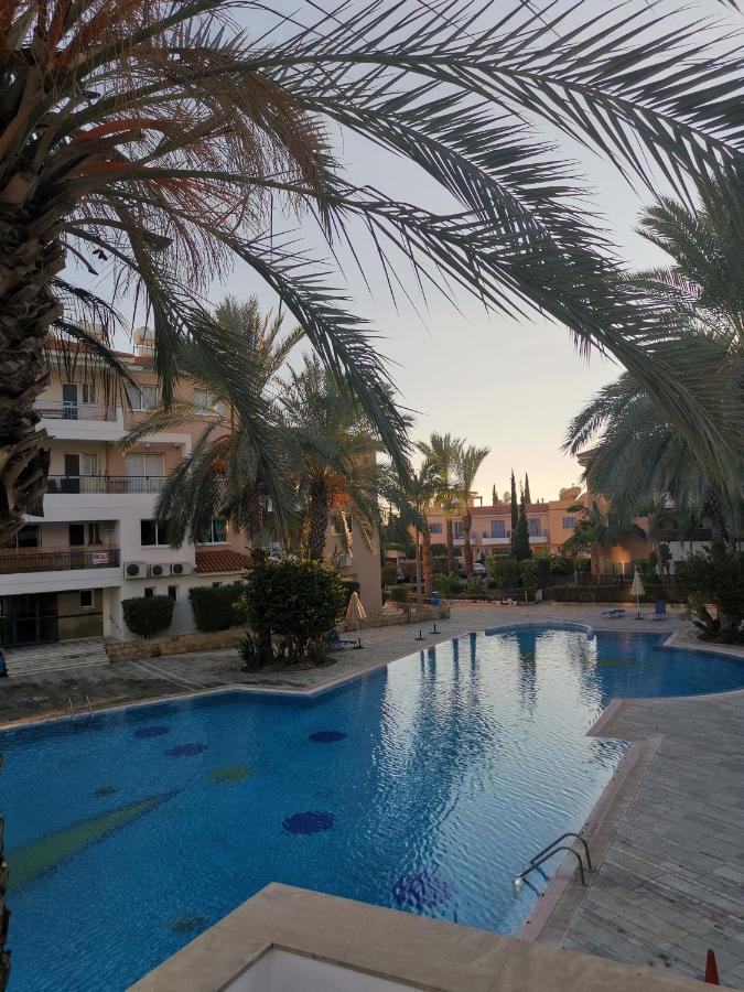 Iris Village, Near Kings Avenue Mall - By Imh Travel & Tours 파포스 외부 사진