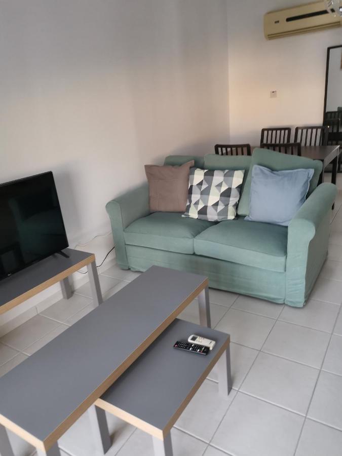 Iris Village, Near Kings Avenue Mall - By Imh Travel & Tours 파포스 외부 사진