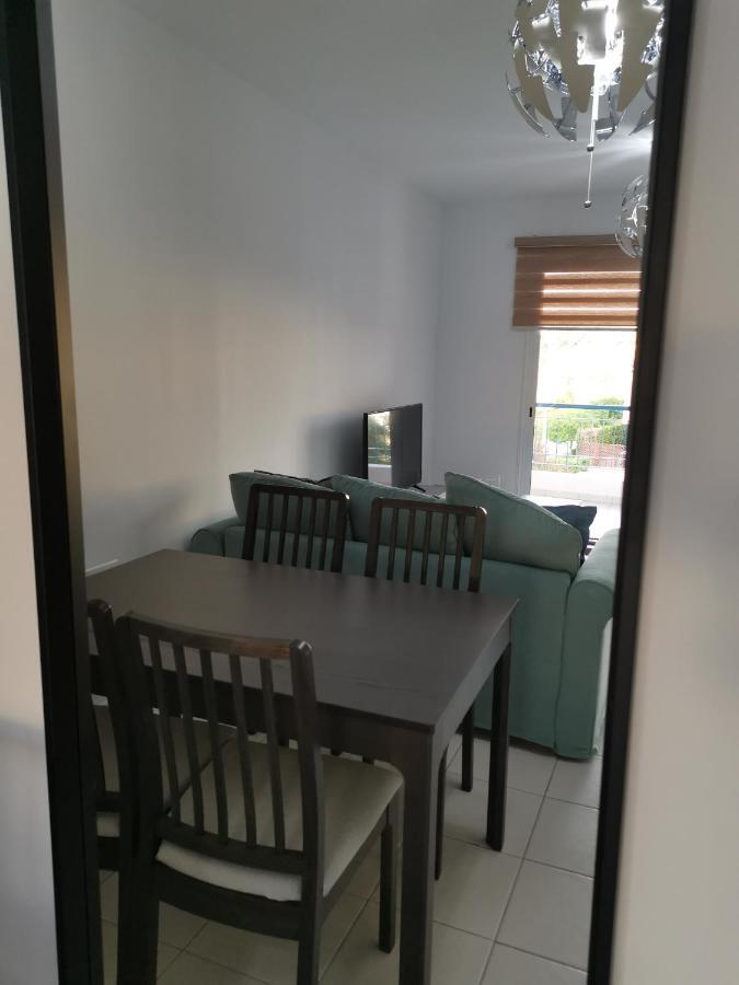 Iris Village, Near Kings Avenue Mall - By Imh Travel & Tours 파포스 외부 사진
