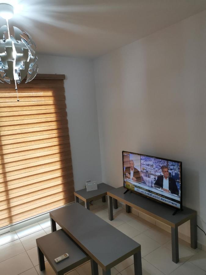 Iris Village, Near Kings Avenue Mall - By Imh Travel & Tours 파포스 외부 사진