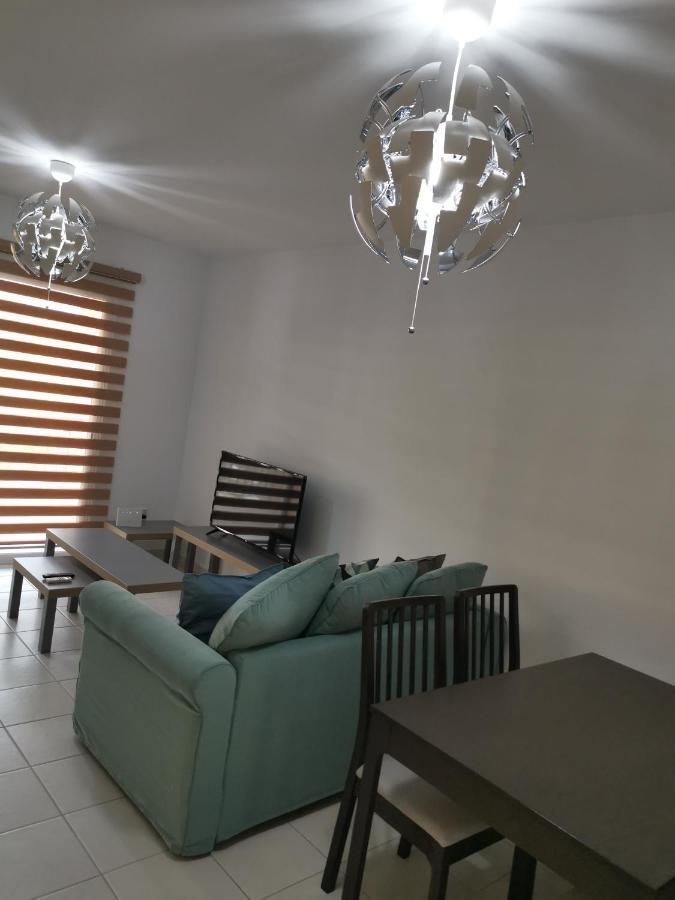 Iris Village, Near Kings Avenue Mall - By Imh Travel & Tours 파포스 외부 사진