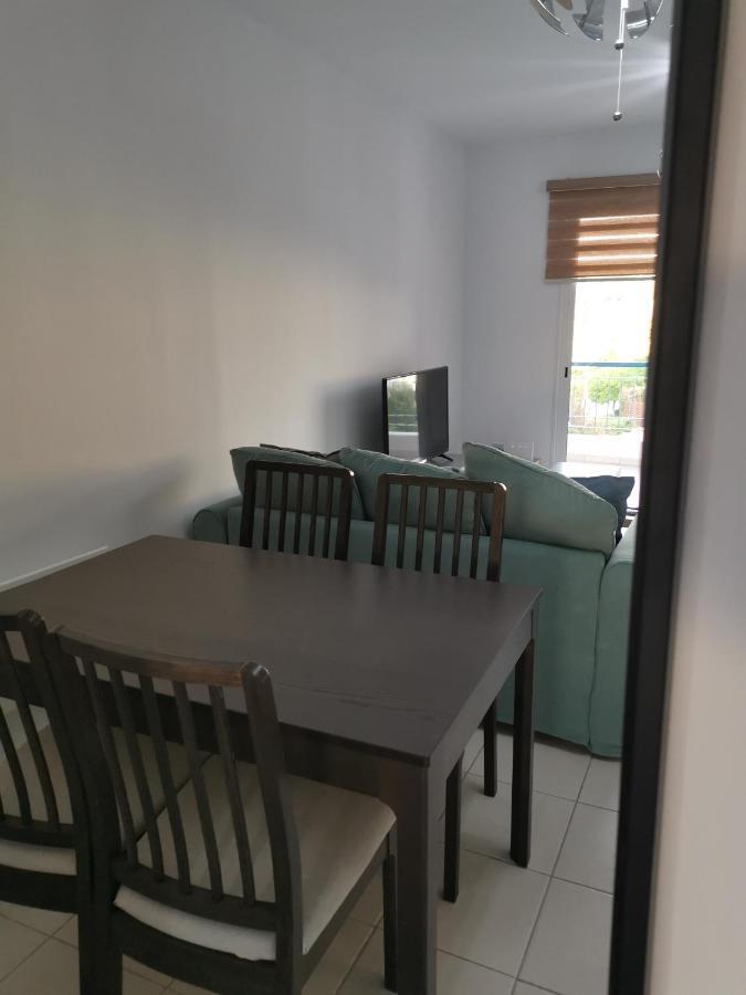 Iris Village, Near Kings Avenue Mall - By Imh Travel & Tours 파포스 외부 사진