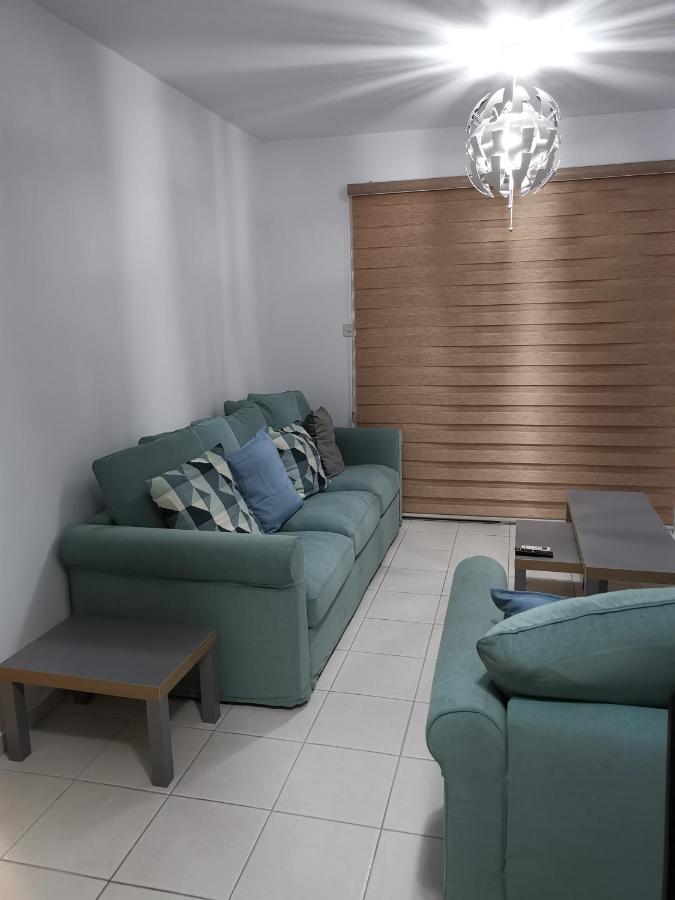 Iris Village, Near Kings Avenue Mall - By Imh Travel & Tours 파포스 외부 사진