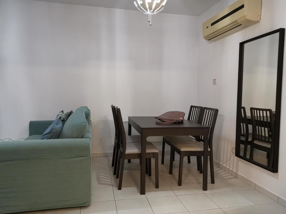 Iris Village, Near Kings Avenue Mall - By Imh Travel & Tours 파포스 외부 사진